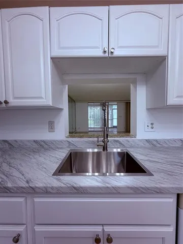 $2,290 | 301 Northeast 14th Avenue, Unit 108, Hallandale Beach, FL 33009