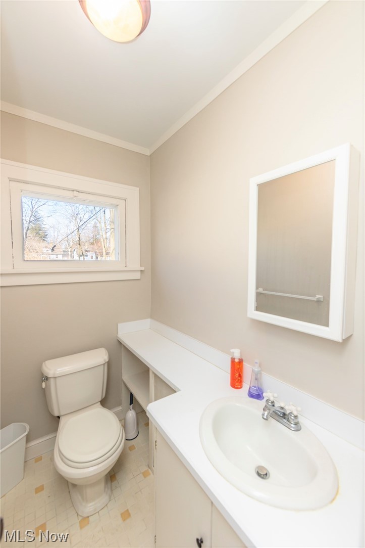 2262 Westminster Road Cleveland, OH 44118 - Photo 22 of 35 Gallery Image 22
