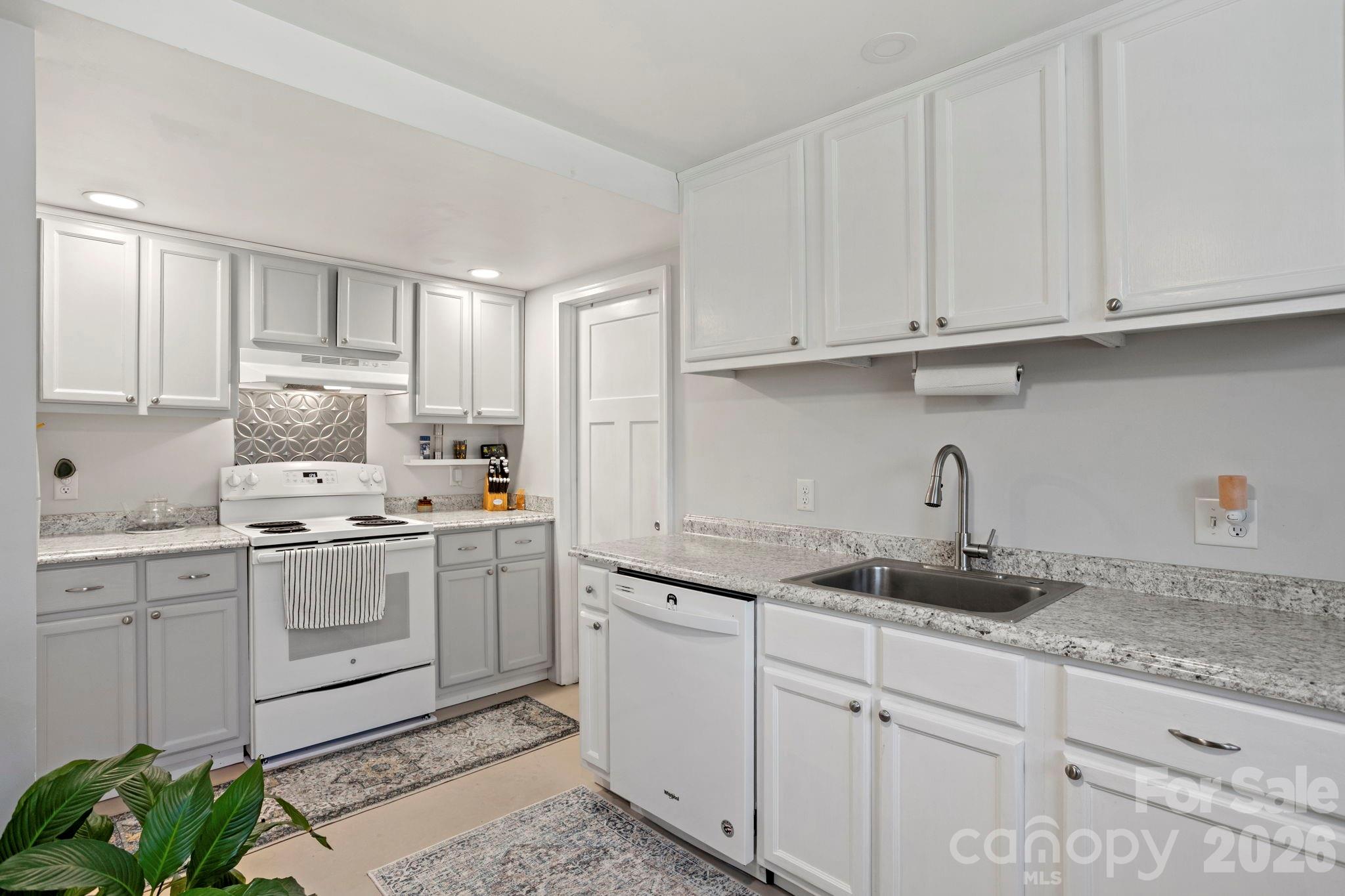 25 Ridgelawn Road Asheville, NC 28806 - Photo 32 of 47 Gallery Image 32