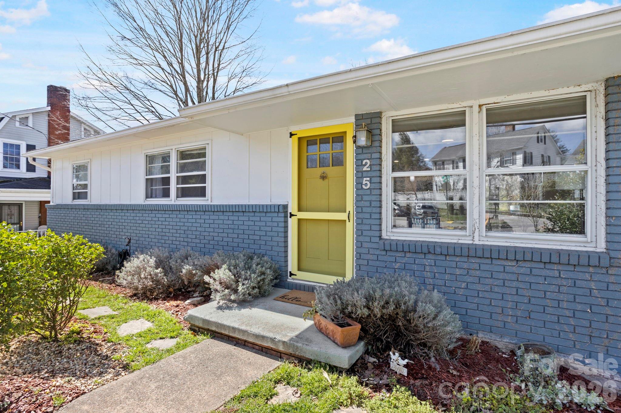 25 Ridgelawn Road Asheville, NC 28806 - Photo 6 of 47 Gallery Image 6