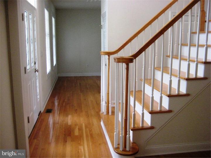 710 Edinburg Road Hamilton, NJ 08619 - Photo 2 of 20 Foyer