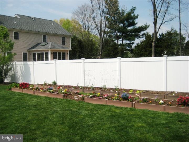 710 Edinburg Road Hamilton, NJ 08619 - Photo 20 of 20 Garden