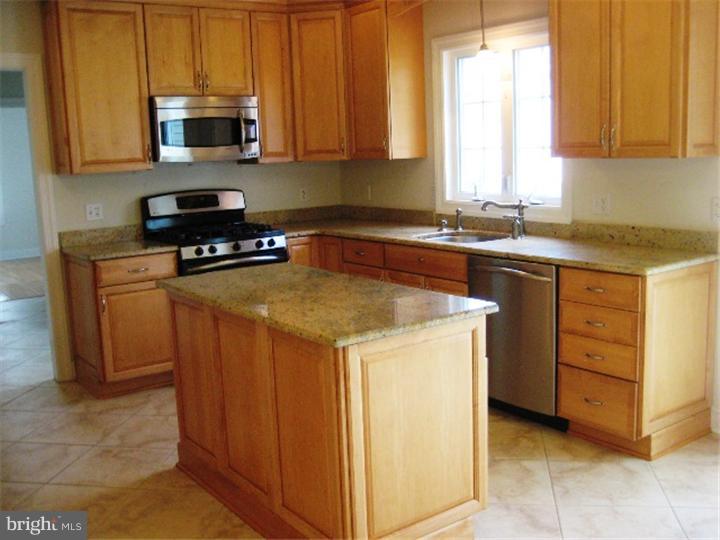 710 Edinburg Road Hamilton, NJ 08619 - Photo 5 of 20 Kitchen