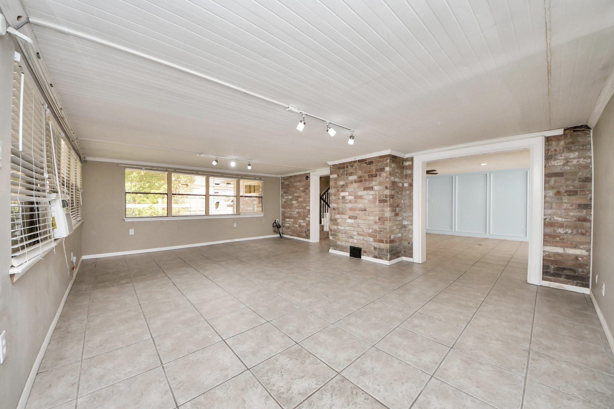 5003 Chantry Drive Houston, TX 77084 - Photo 14 of 49 a view of an empty room with a window