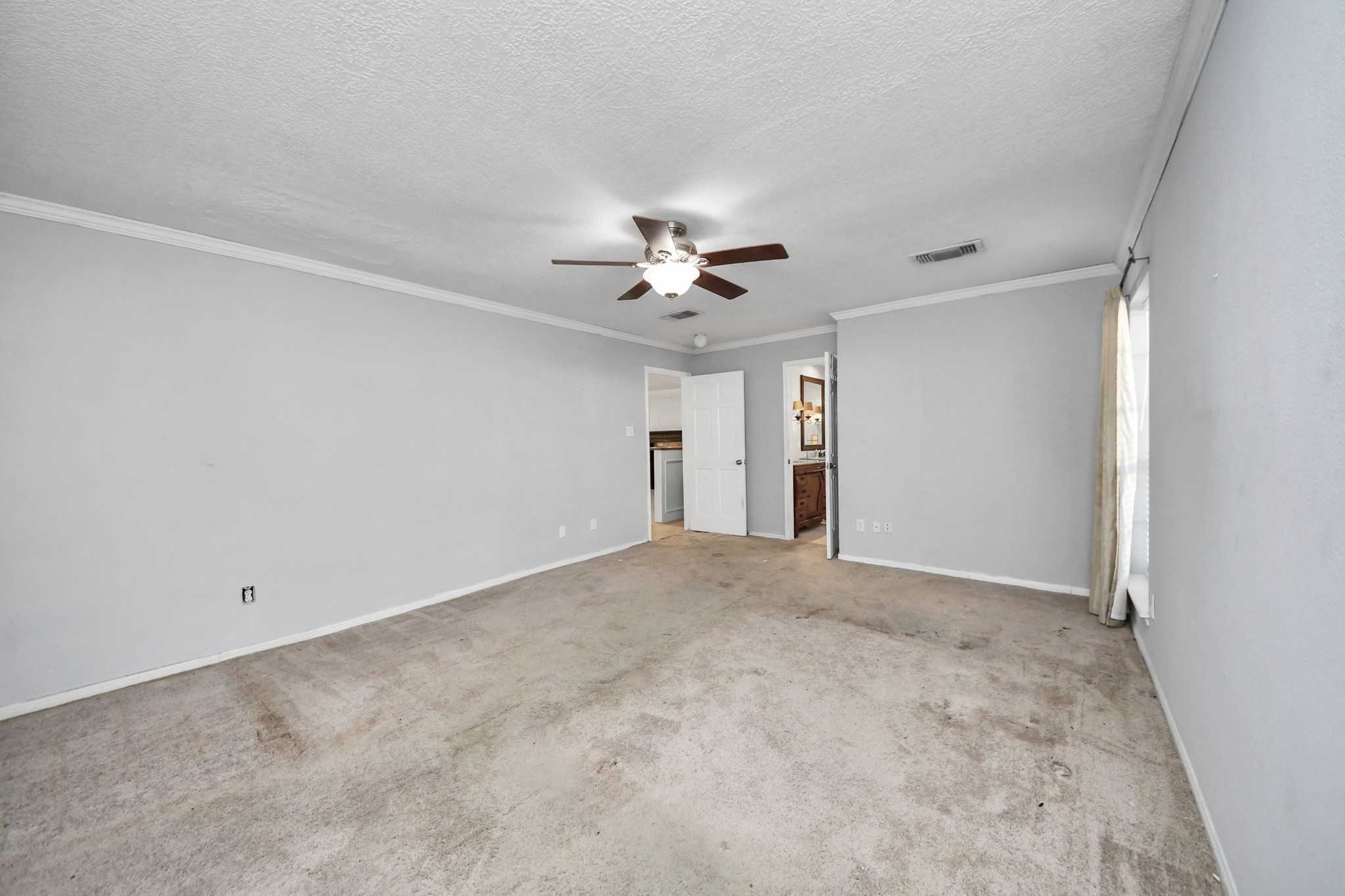 5003 Chantry Drive Houston, TX 77084 - Photo 27 of 49 a view of a livingroom with a ceiling fan