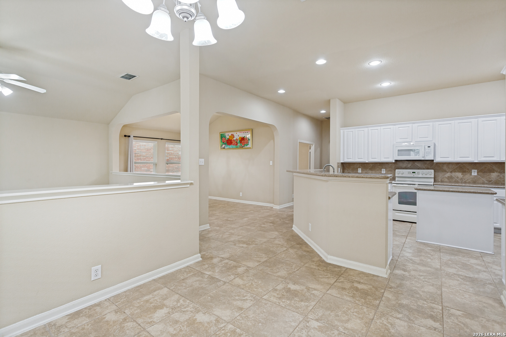 8910 Hanover Forest Helotes, TX 78023 - Photo 13 of 30