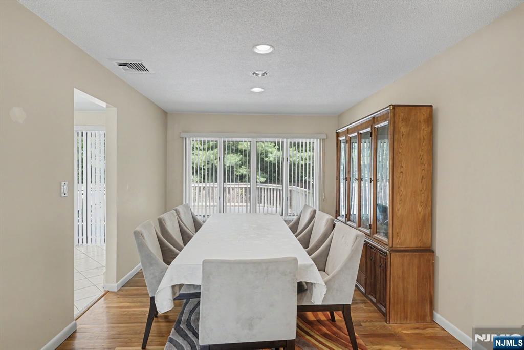 151 Broadview Terrace Paramus, NJ 07652 - Photo 5 of 17