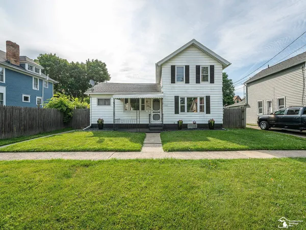 $149,900 | 518 Comstock Street, Adrian, MI 49221