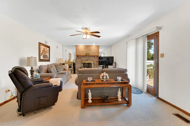 $376,000 | 433 Wheatfield Road, Matteson, IL 60443