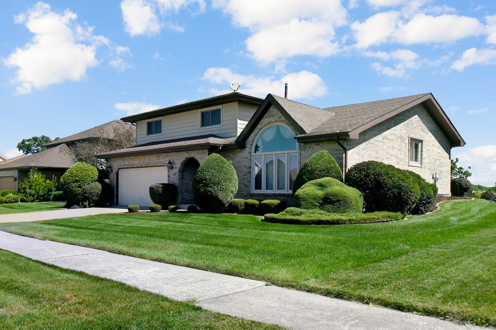 433 Wheatfield Road Matteson, IL 60443 - Photo 3 of 23