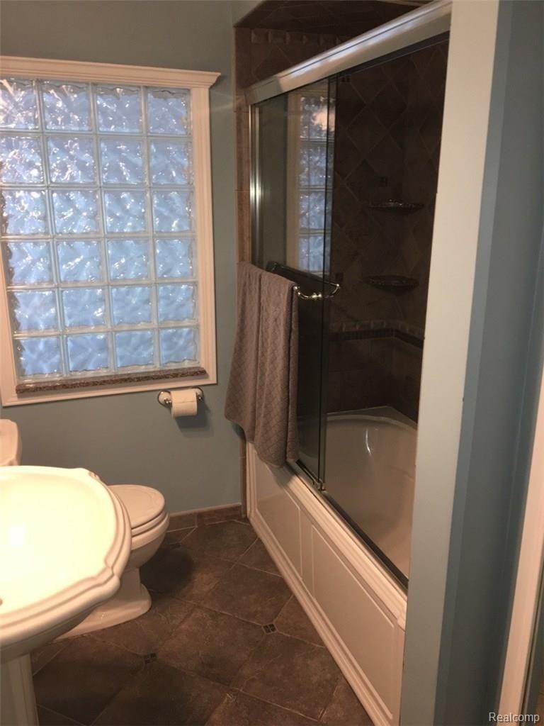 991 Fisher Road Grosse Pointe, MI 48230 - Photo 26 of 27 IMG_30851001.jpg