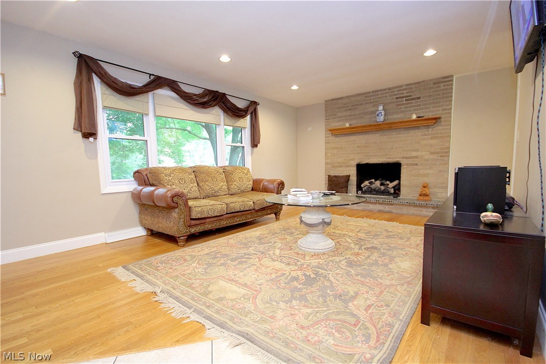 368 Sandhurst Road Akron, OH 44333 - Photo 5 of 32 Gallery Image 5