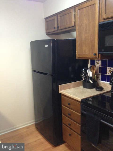 6450 Greenfield Road, Unit 305 Elkridge, MD 21075 - Photo 16 of 19 Kitchen