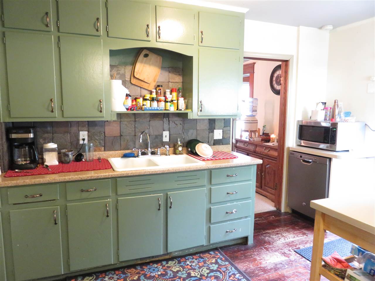 351 Green Street Perry, MI 48872 - Photo 6 of 19 31324122-5.JPG