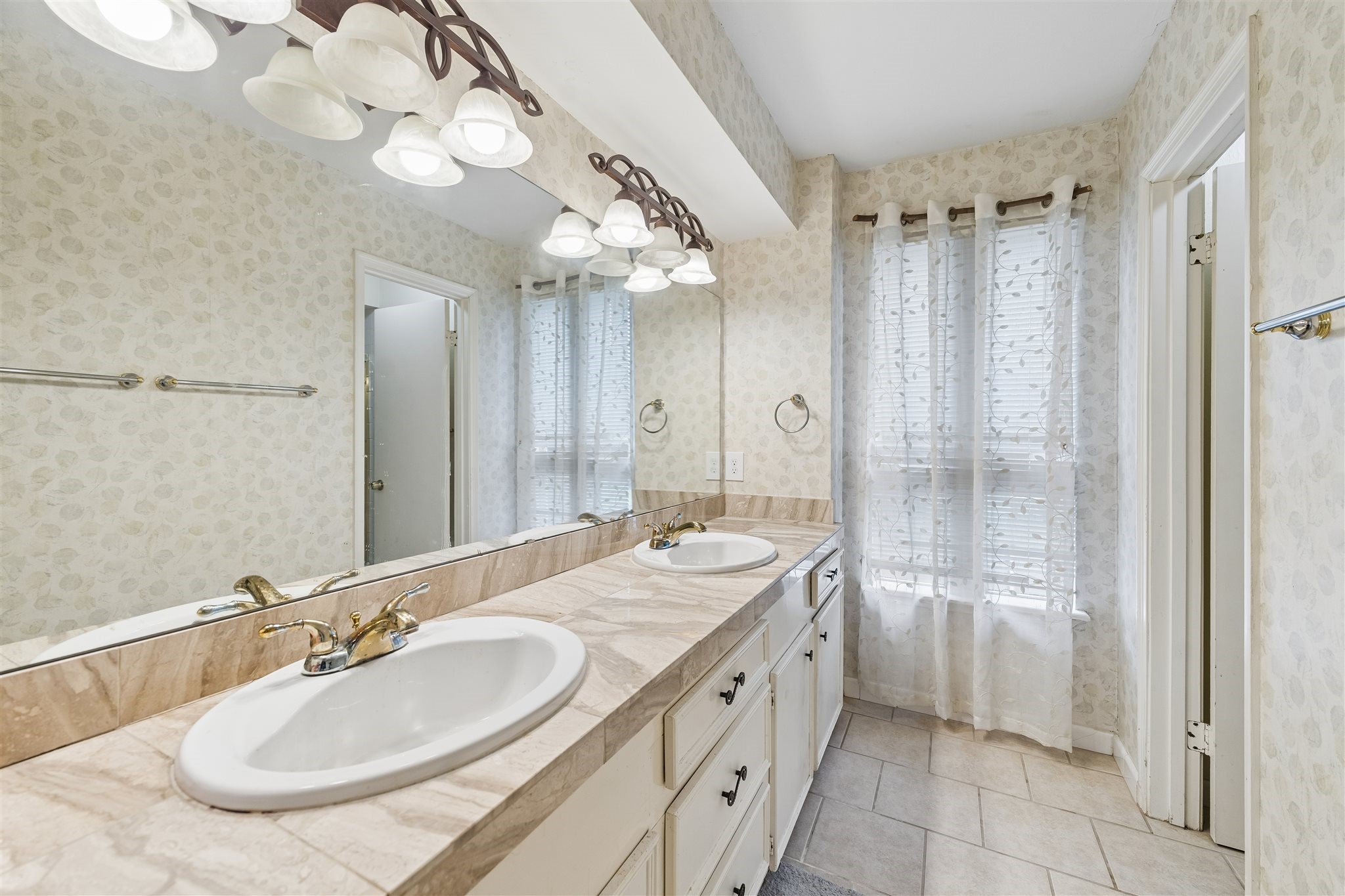 7511 Theisswood Road Spring, TX 77379 - Photo 10 of 14