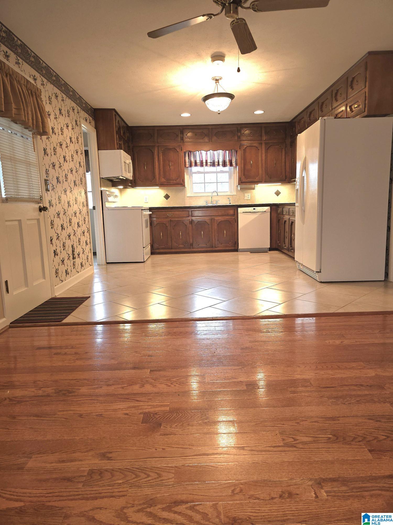 208 Sunny Hill Road Anniston, AL 36206 - Photo 5 of 33