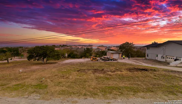 $100,000 | 6707 Queens Crown West, Live Oak, TX 78233