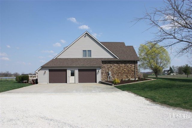 2245 East 1100 North Decatur, IN 46733 - Photo 4 of 29