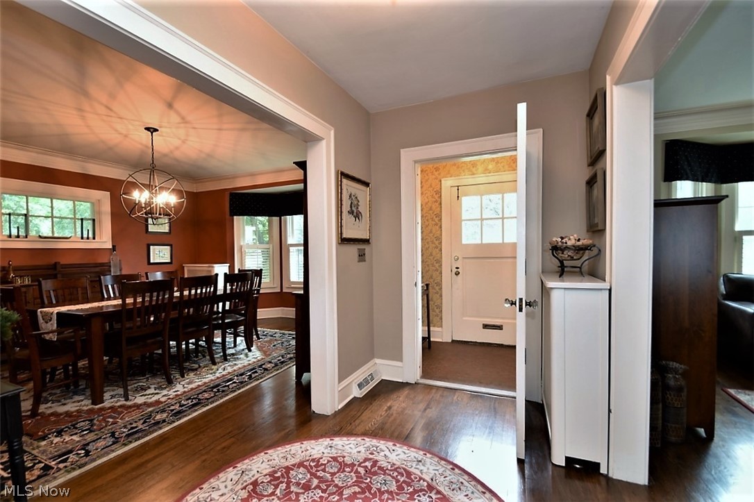 2914 Torrington Road Shaker Heights, OH 44122 - Photo 7 of 33 Gallery Image 7