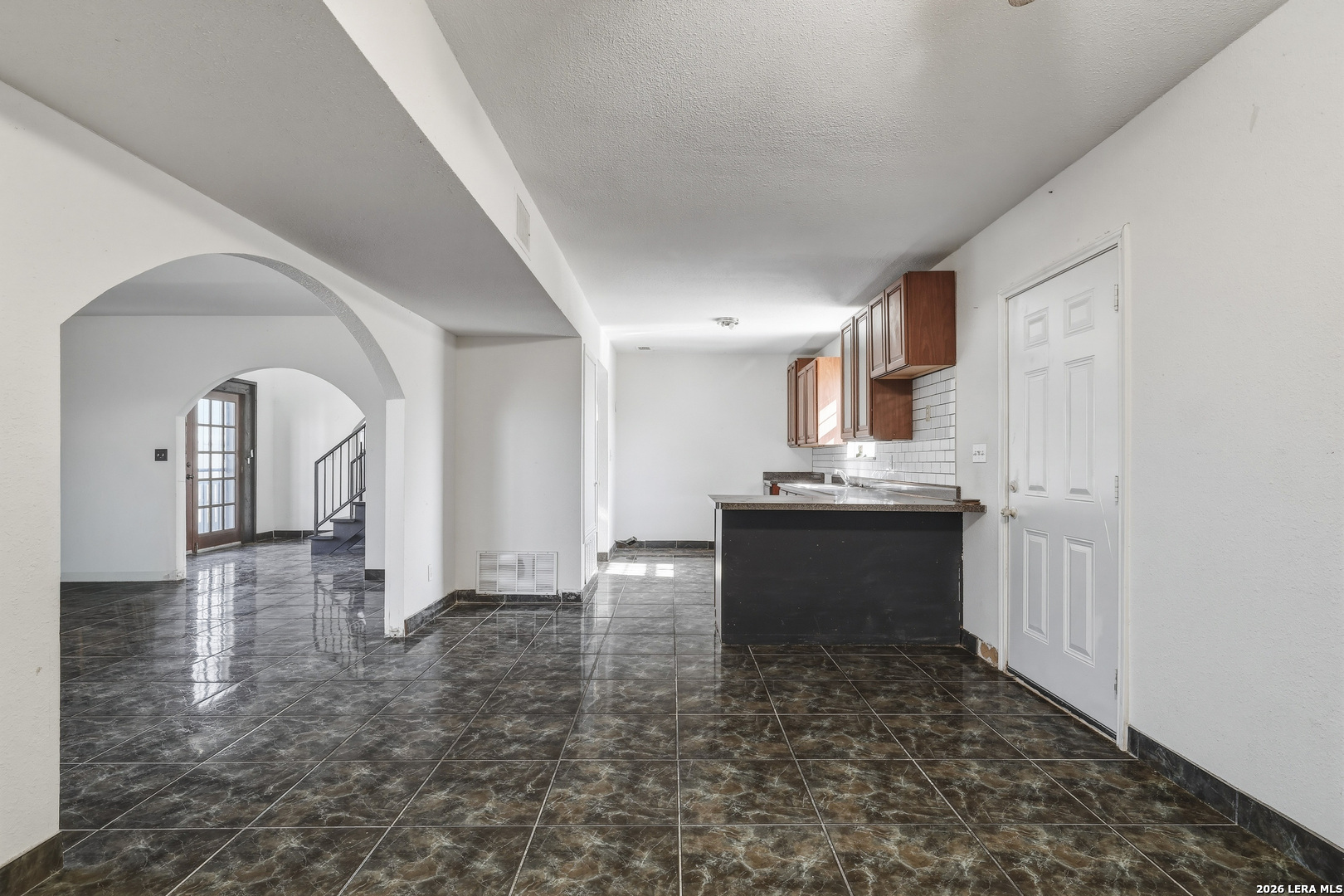 17896 Pleasanton Road San Antonio, TX 78221 - Photo 7 of 49