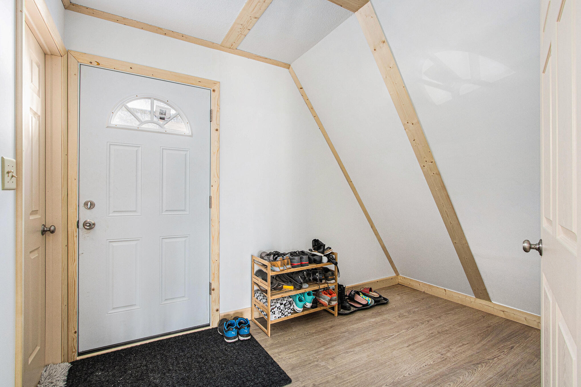 7133 Johnson Road Coloma, MI 49038 - Photo 19 of 49 Mudroom