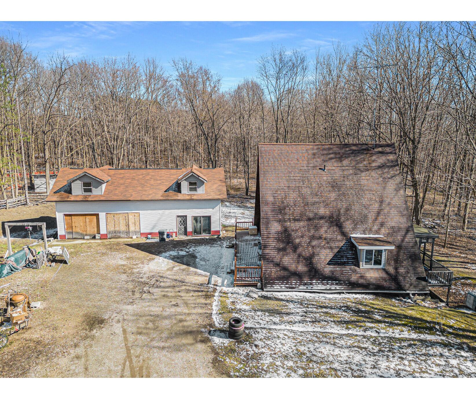7133 Johnson Road Coloma, MI 49038 - Photo 5 of 49 Side