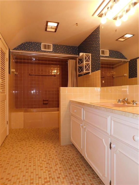 590 Methodist Road Greenville, PA 16125 - Photo 25 of 25 MAIN BATH ON SECOND FLOOR