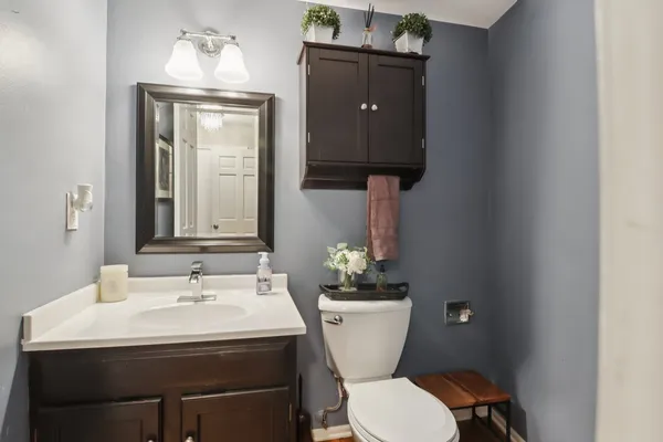 $425,000 | 693 Exmoor Terrace, Crystal Lake, IL 60014