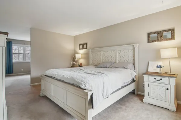 $425,000 | 693 Exmoor Terrace, Crystal Lake, IL 60014