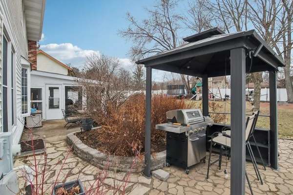 $425,000 | 693 Exmoor Terrace, Crystal Lake, IL 60014