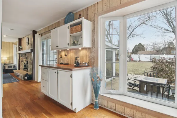 $425,000 | 693 Exmoor Terrace, Crystal Lake, IL 60014