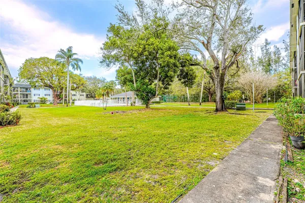 $2,400 | 5100 Southwest 64th Avenue, Unit 106, Davie, FL 33314