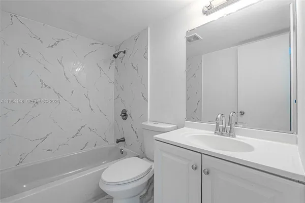 $2,400 | 5100 Southwest 64th Avenue, Unit 106, Davie, FL 33314