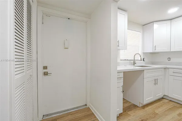 $2,400 | 5100 Southwest 64th Avenue, Unit 106, Davie, FL 33314