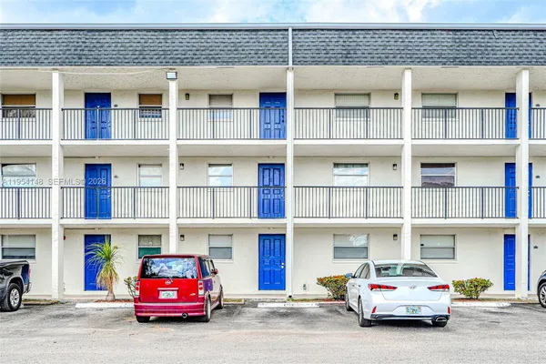 $2,400 | 5100 Southwest 64th Avenue, Unit 106, Davie, FL 33314