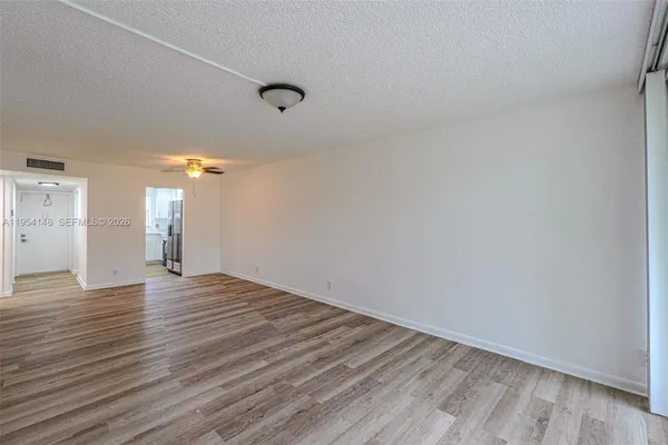 $2,400 | 5100 Southwest 64th Avenue, Unit 106, Davie, FL 33314