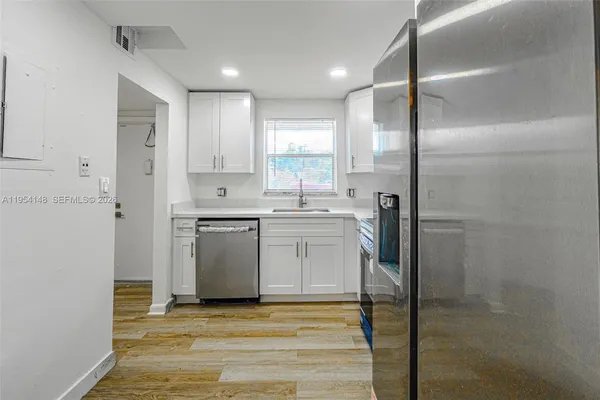 $2,400 | 5100 Southwest 64th Avenue, Unit 106, Davie, FL 33314