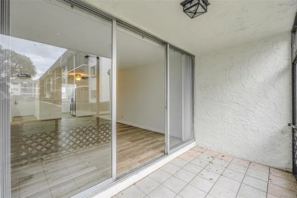 $2,400 | 5100 Southwest 64th Avenue, Unit 106, Davie, FL 33314