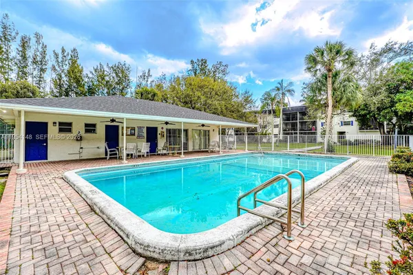$2,400 | 5100 Southwest 64th Avenue, Unit 106, Davie, FL 33314