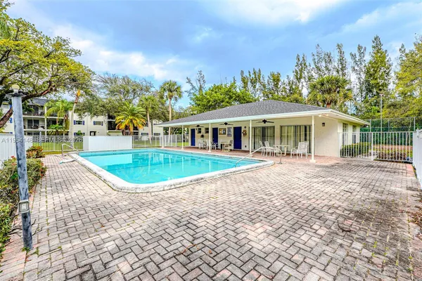 $2,400 | 5100 Southwest 64th Avenue, Unit 106, Davie, FL 33314