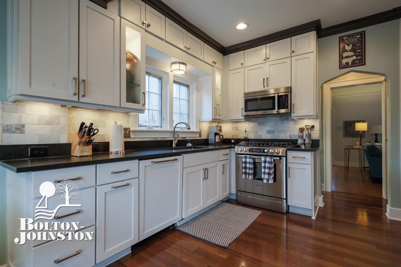 278 Moran Road Grosse Pointe, MI 48236 - Photo 11 of 31 31345942-10.JPG