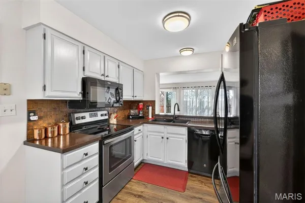 $289,000 | 3116 Autumn Shores Drive, Maryland Heights, MO 63043