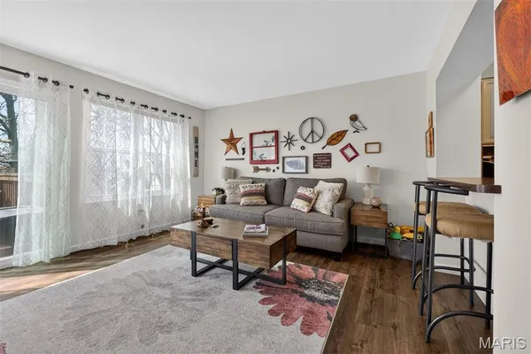 $289,000 | 3116 Autumn Shores Drive, Maryland Heights, MO 63043