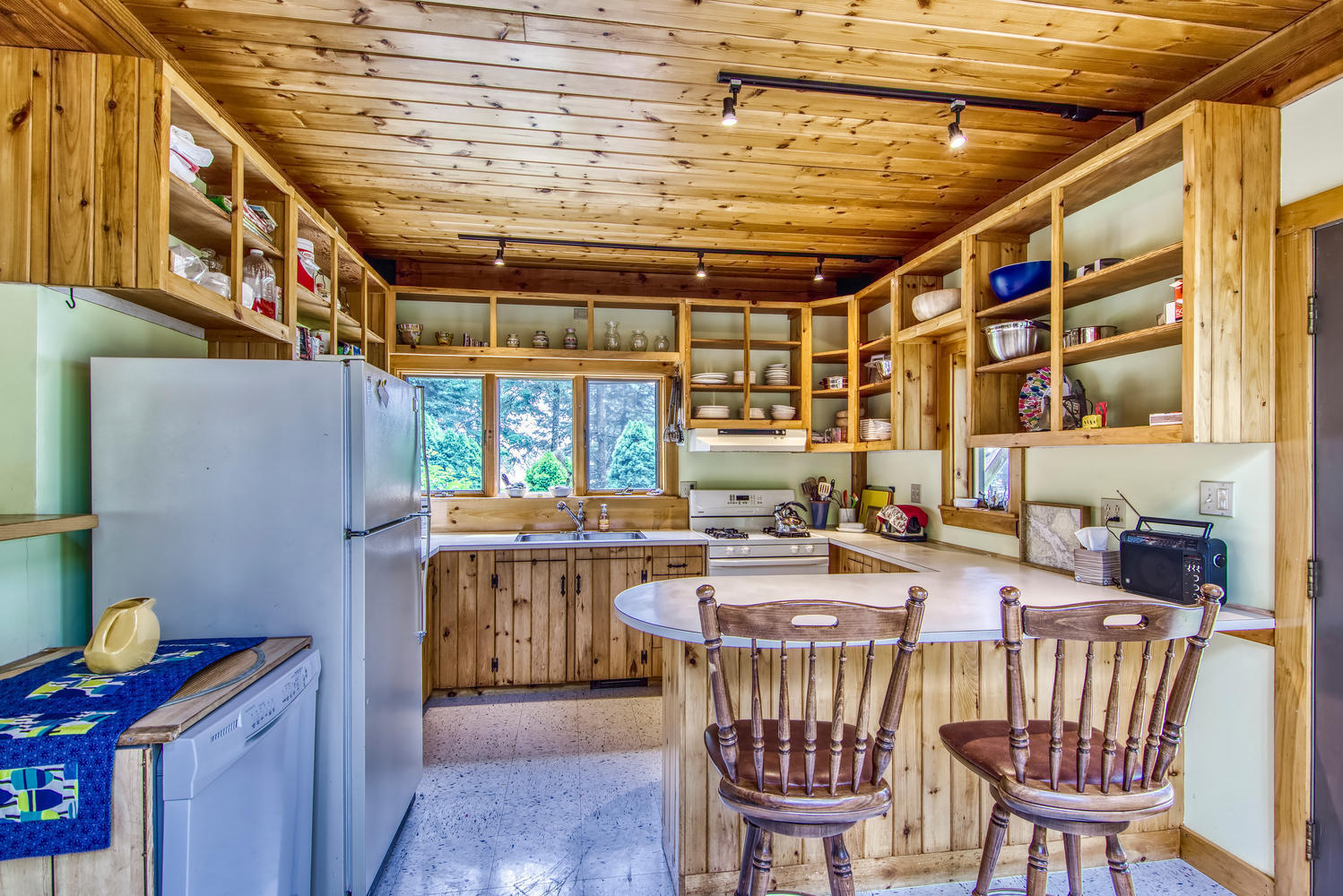 536 Reach Road Brooklin, ME 04616 - Photo 15 of 60 536 Reach Road Brooklin ME-large-013-007