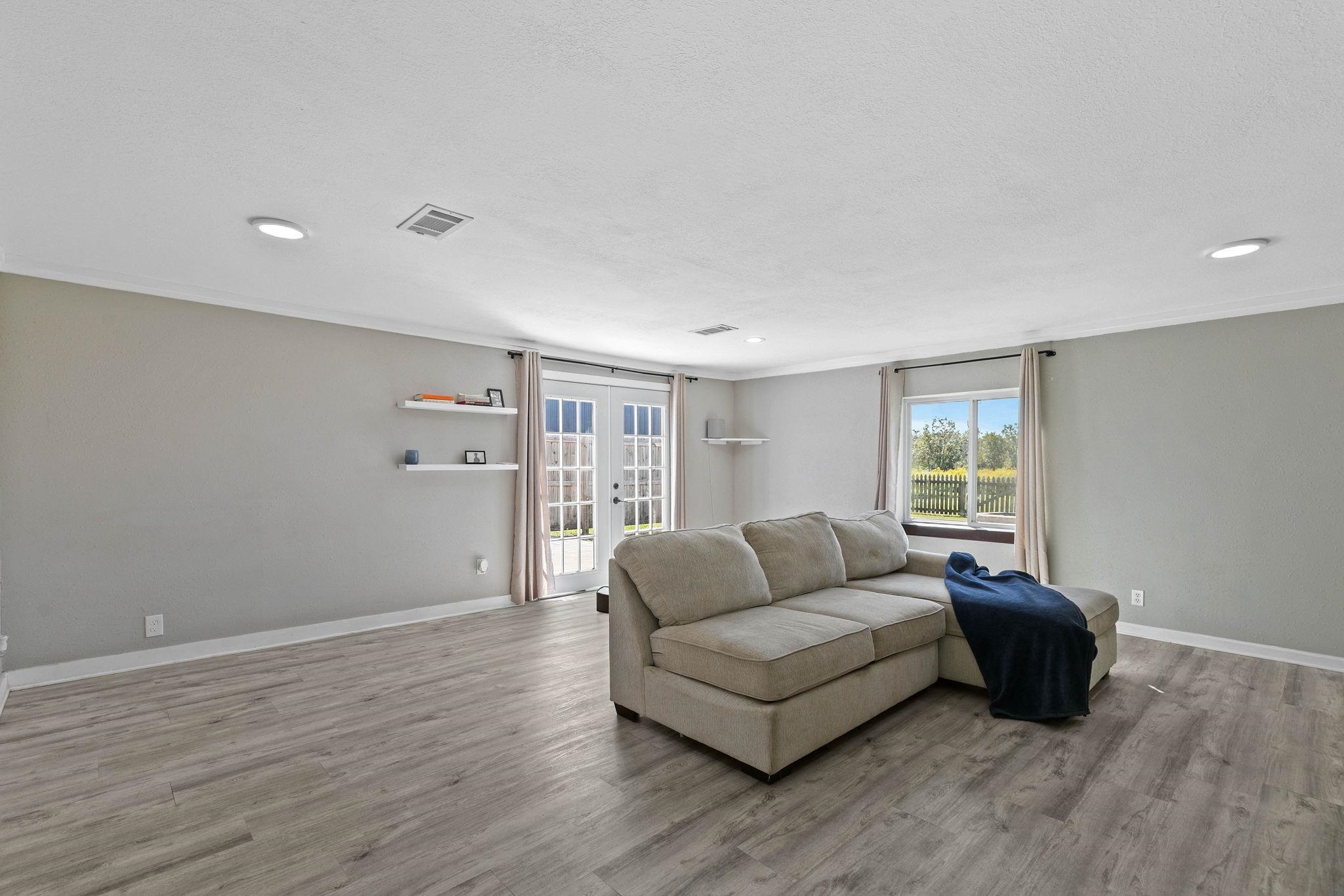 16796 Thompson Road Loxley, AL 36551 - Photo 24 of 93 Living Room