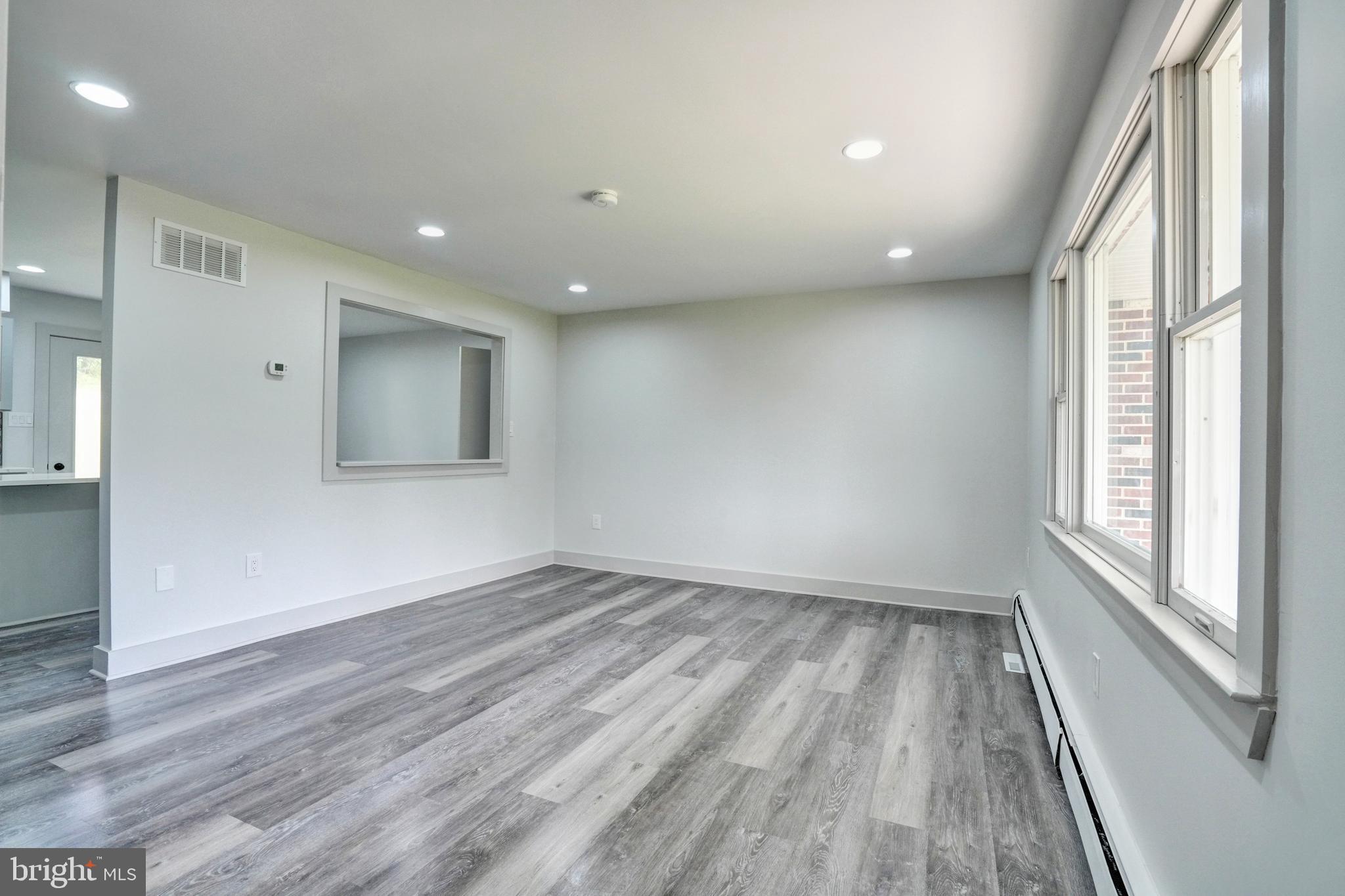 125 Rugby Road Birdsboro, PA 19508 - Photo 22 of 59 Living room