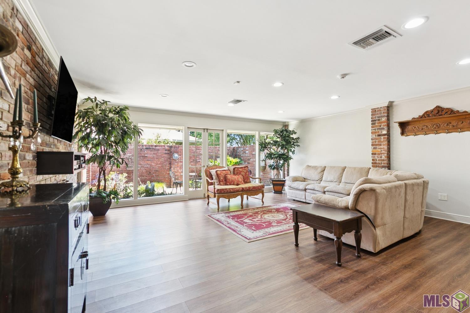 3911 North Bluebonnet Road Baton Rouge, LA 70809 - Photo 4 of 35