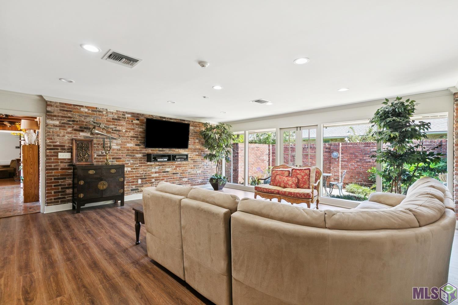 3911 North Bluebonnet Road Baton Rouge, LA 70809 - Photo 5 of 35