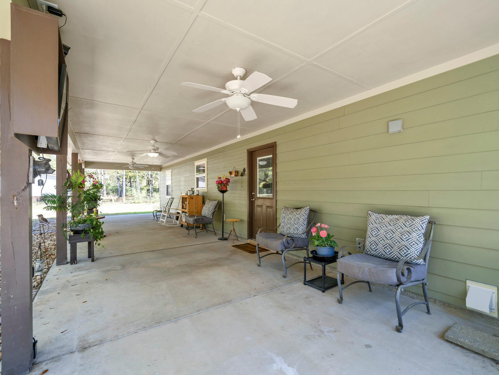 5346 Fox Hound Lane Baker, FL 32531 - Photo 37 of 46 a view of a room with gym equipment