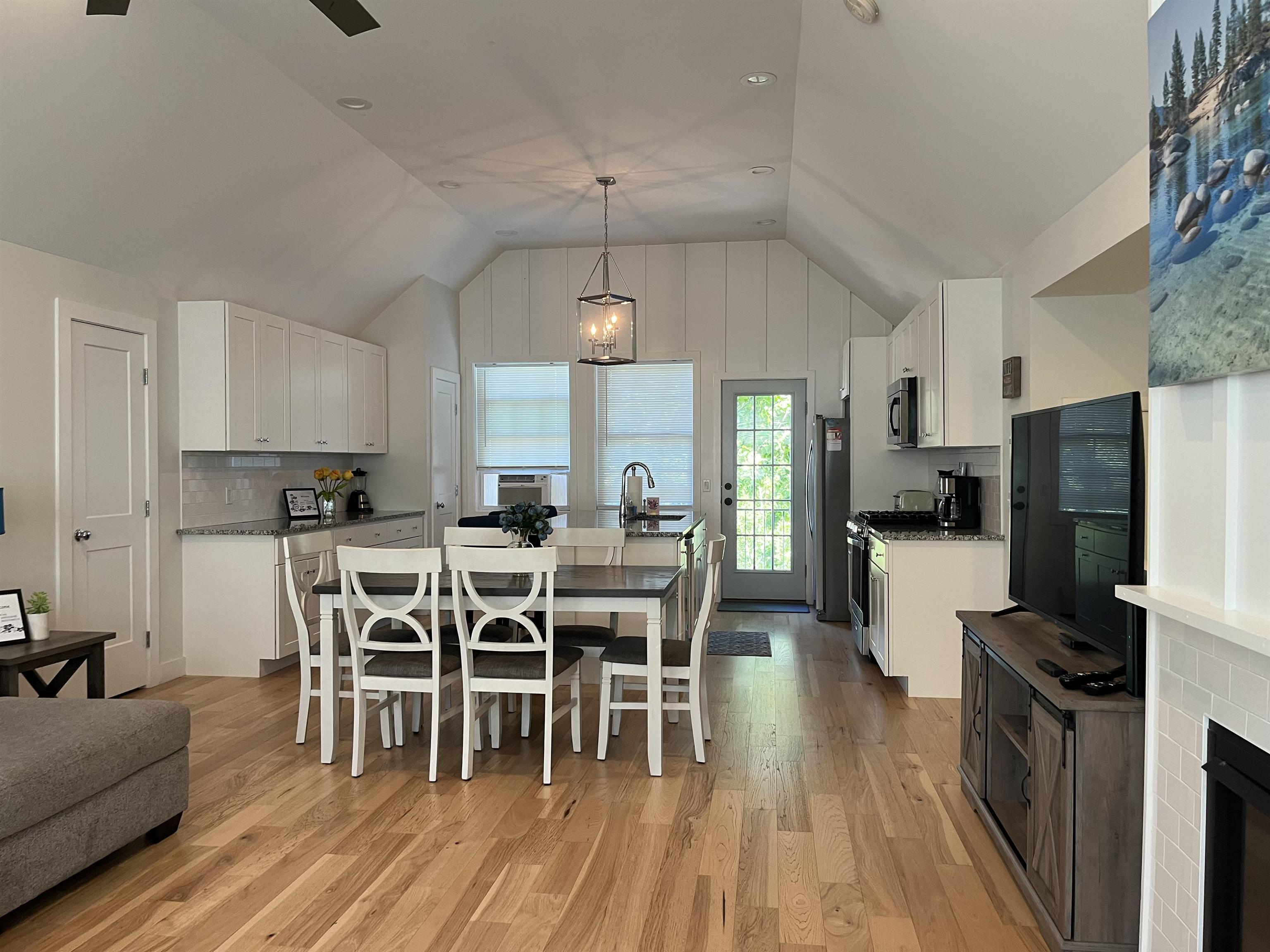 20 Pine Street, Unit 2 Wolfeboro, NH 03894 - Photo 16 of 26
